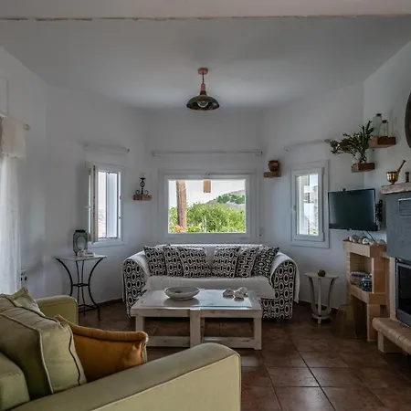 Haritomeni Parikia (Paros)