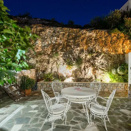 Haritomeni Parikia (Paros)