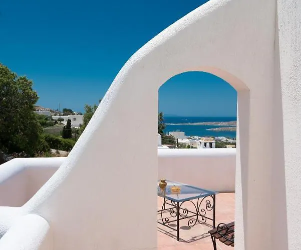 Haritomeni Parikia (Paros)