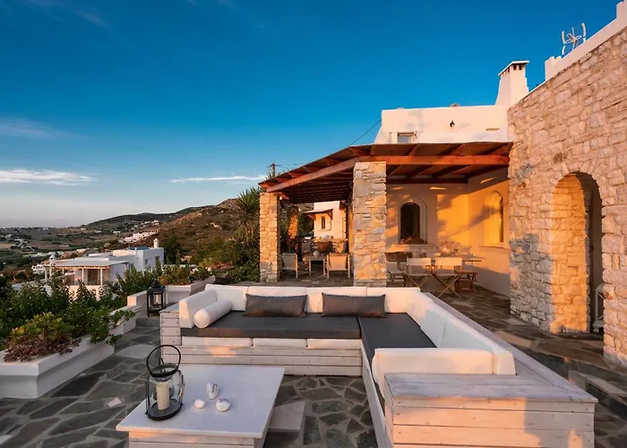 Haritomeni Parikia (Paros)