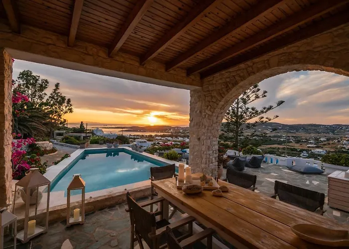 Haritomeni * Parikia (Paros)