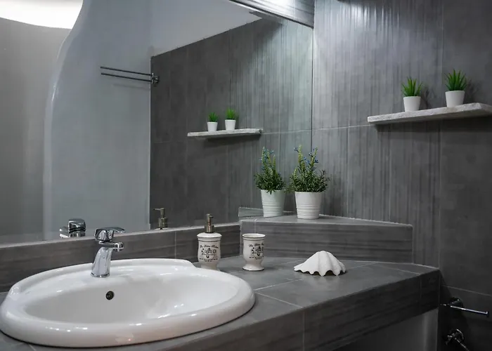 Haritomeni Parikia (Paros)